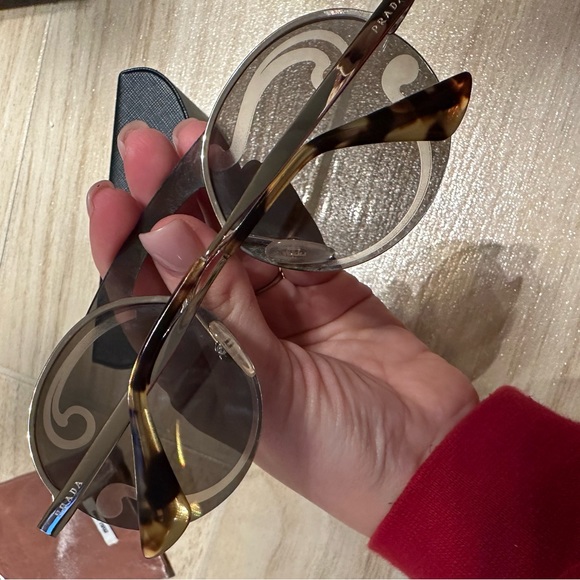 PRADA BRAND NEW WOMENS CATWALK SUNGLASSES! - Picture 6 of 8